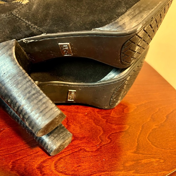 UGG black suede and Lamb Fur shearling cuff boots - Picture 5 of 7